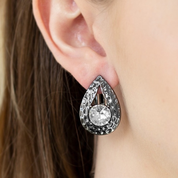 🌸🌸 Clip on Earrings 🌸🌸 Black metallic - Picture 1 of 3